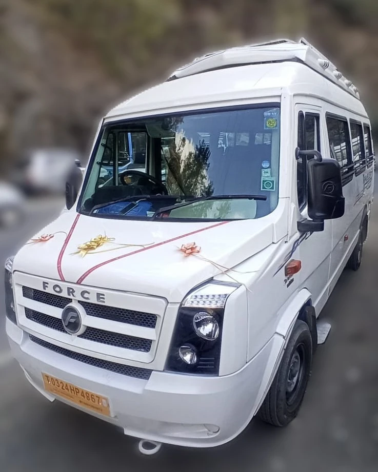 Traveller 17 Seater